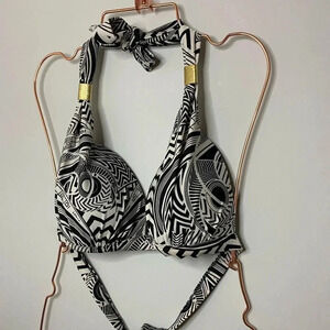 Eliana Swimwear Bikini top - black and white design - 12